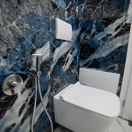 Apartment Luxury Square 21 *