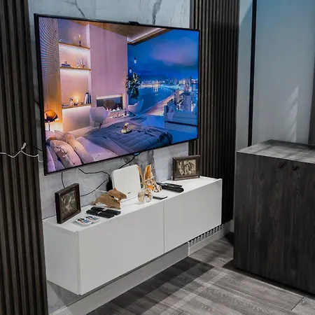 Luxury Square 21 Apartment