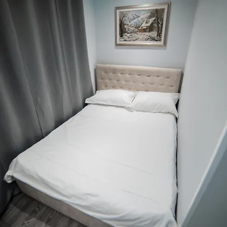 Luxury Square 21 *