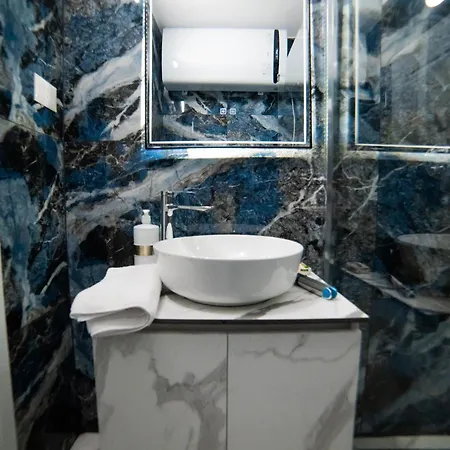 Luxury Square 21 Apartment Tirana