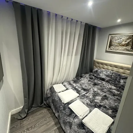 Luxury Square 21 Apartment *